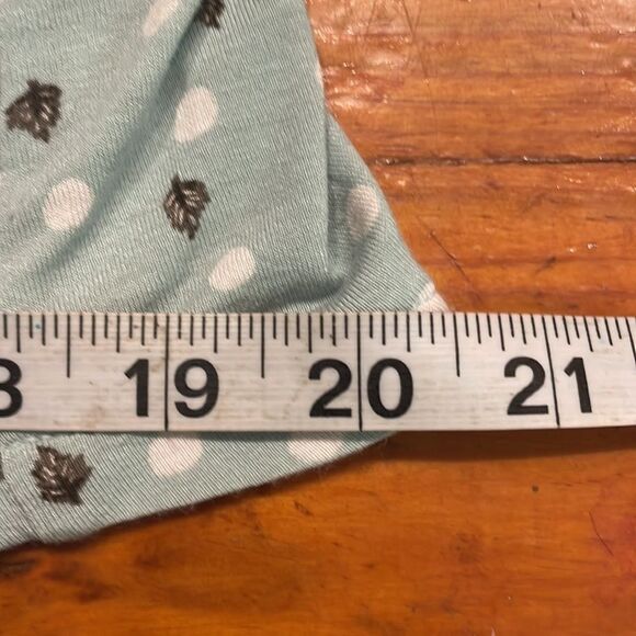 Medium Ann Taylor Loft sleeveless v neck slightl flared hem polka dot/leaf shirt - Picture 13 of 14